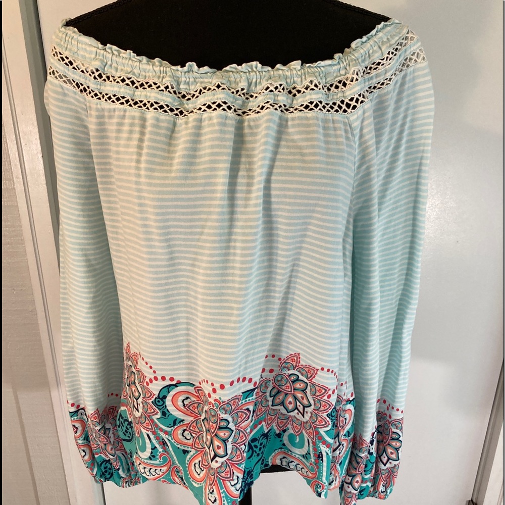 🦋🦋Off Shoulder Blouse